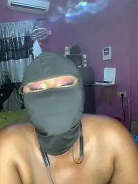 Snapshot of sweet1111 chatting on 12-20-24, 01:36 sweet1111 online show from 12-20-24, 01:36