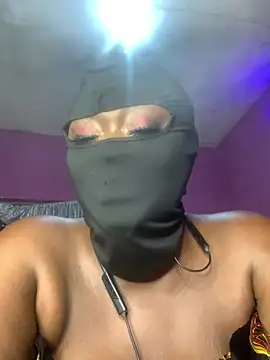 Snapshot of sweet1111 chatting on 12-28-24, 01:50 sweet1111 online show from 12-28-24, 01:50