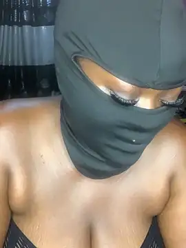 Snapshot of sweet1111 chatting on 01-06-25, 10:37 sweet1111 online show from 01-06-25, 10:37