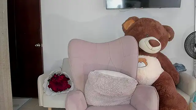 Snapshot of selene_king2 chatting on 07-20-26, 03:03 selene king2 online show from 07-20-26, 03:03