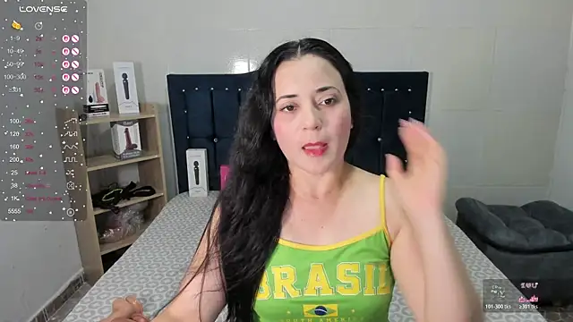 Snapshot of Perverse_Kim chatting on 12-17-25, 11:00 Perverse Kim online show from 12-17-25, 11:00