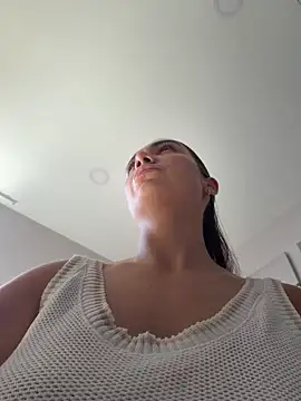 Snapshot of AnnaCastillo_ chatting on 06-20-26, 02:42 AnnaCastillo online show from 06-20-26, 02:42