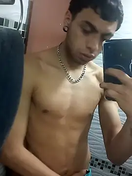 Snapshot of Mollly_n_david chatting on 11-10-25, 02:43 Mollly n david online show from 11-10-25, 02:43