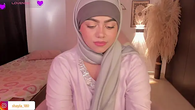 shayla 18 online show from 10-17-25, 08:11