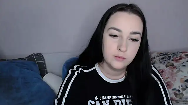 Snapshot of vitalina_freedom chatting on 12-05-24, 01:17 vitalina freedom online show from 12-05-24, 01:17