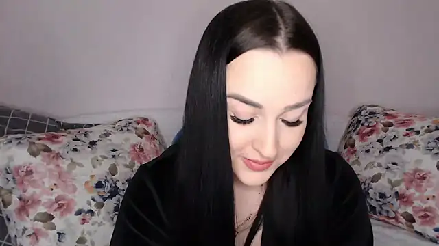 Snapshot of vitalina_freedom chatting on 12-24-24, 12:33 vitalina freedom online show from 12-24-24, 12:33