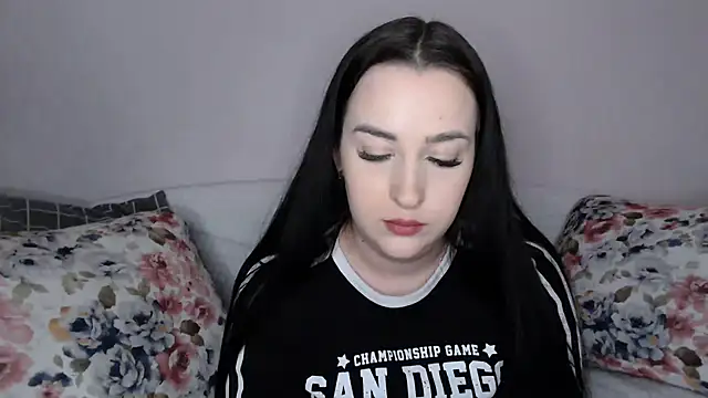 Snapshot of vitalina_freedom chatting on 12-27-24, 02:54 vitalina freedom online show from 12-27-24, 02:54