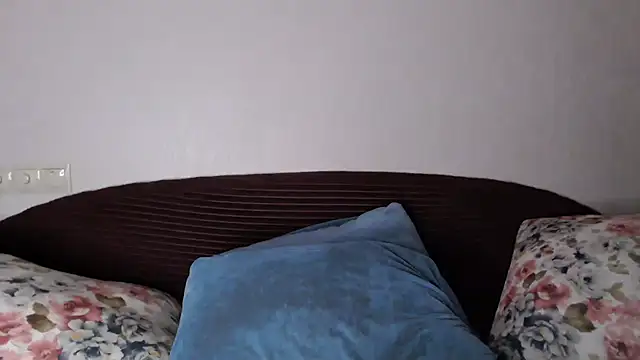 Snapshot of vitalina_freedom chatting on 11-30-25, 02:21 vitalina freedom online show from 11-30-25, 02:21