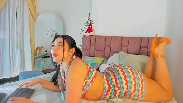 Snapshot of SunnyLeonz chatting on 12-14-25, 02:06 SunnyLeonz online show from 12-14-25, 02:06