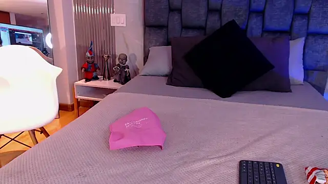 Snapshot of WildyTemping chatting on 10-15-25, 07:36 WildyTemping online show from 10-15-25, 07:36