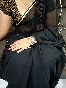 Snapshot of Mounika25 chatting on 10-21-25, 06:52 Mounika25 online show from 10-21-25, 06:52