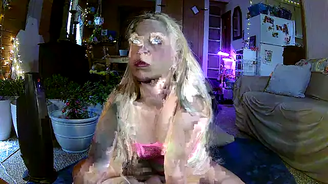 Snapshot of lyra_rose chatting on 04-27-26, 06:39 lyra rose online show from 04-27-26, 06:39