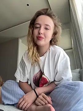 Nura n Sarah online show from 09-13-25, 03:17