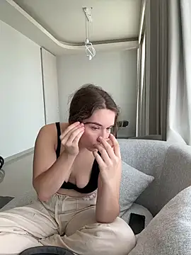 Nura n Sarah online show from 10-04-25, 03:37