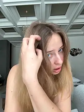 Nura n Sarah online show from 10-26-25, 04:07