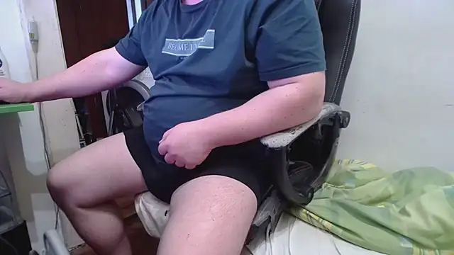 Snapshot of tipko123 chatting on 11-03-25, 02:07 tipko123 online show from 11-03-25, 02:07