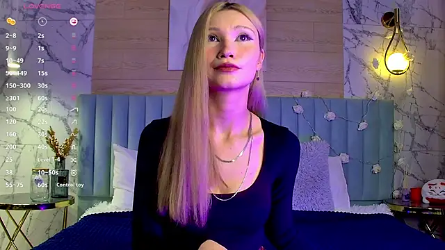 Snapshot of CarolReeves chatting on 01-19-25, 05:48 CarolReeves online show from 01-19-25, 05:48