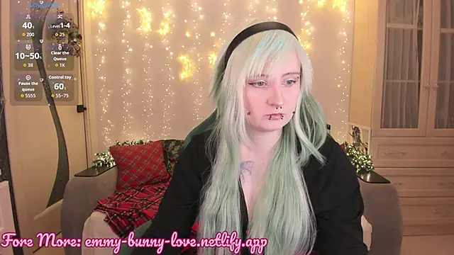 Snapshot of EmmyBunny chatting on 01-11-26, 04:23 EmmyBunny online show from 01-11-26, 04:23