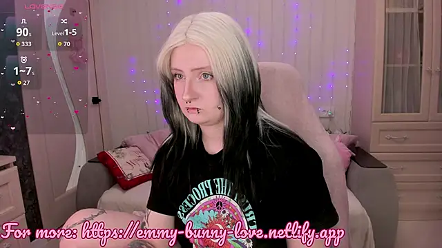 Snapshot of EmmyBunny chatting on 02-23-26, 02:36 EmmyBunny online show from 02-23-26, 02:36