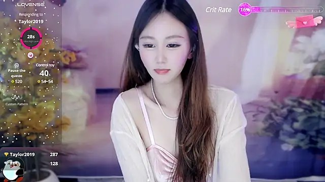 Snapshot of Aimee-520 chatting on 12-28-24, 04:20 Aimee-520 online show from 12-28-24, 04:20