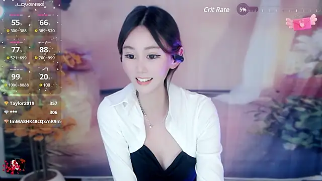 Snapshot of Aimee-520 chatting on 01-08-25, 04:00 Aimee-520 online show from 01-08-25, 04:00