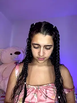 Snapshot of Alicia_Ruiz chatting on 11-06-25, 06:09 Alicia Ruiz online show from 11-06-25, 06:09