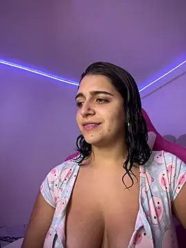 Snapshot of Alicia_Ruiz chatting on 06-11-26, 08:18 Alicia Ruiz online show from 06-11-26, 08:18