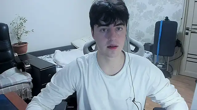 Snapshot of Knuckles17 chatting on 12-20-25, 12:51 Knuckles17 online show from 12-20-25, 12:51