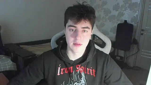 Snapshot of Knuckles17 chatting on 01-19-26, 12:20 Knuckles17 online show from 01-19-26, 12:20