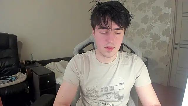 Snapshot of Knuckles17 chatting on 03-27-26, 01:55 Knuckles17 online show from 03-27-26, 01:55