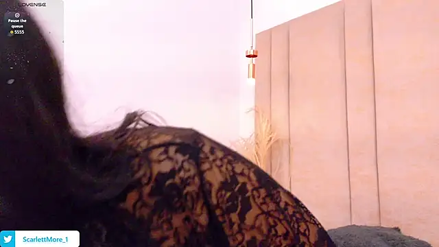 Snapshot of ScarlettMore chatting on 11-12-25, 12:27 ScarlettMore online show from 11-12-25, 12:27