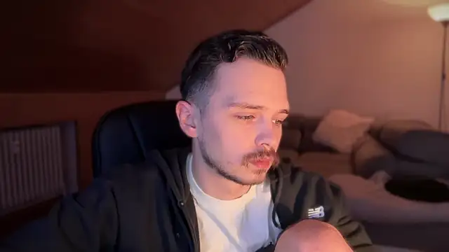 naked psy online show from 02-07-25, 04:06