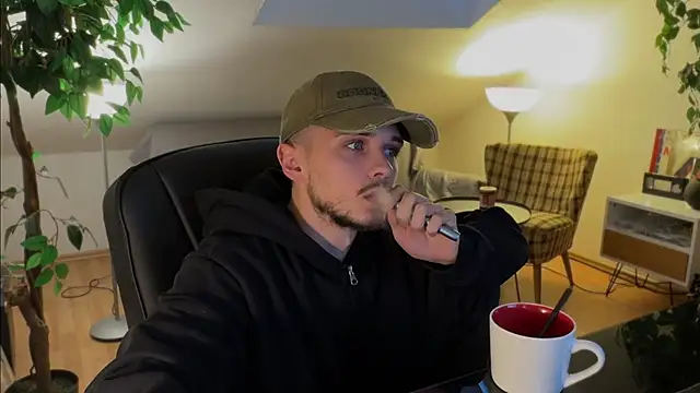 naked psy online show from 11-14-25, 02:49