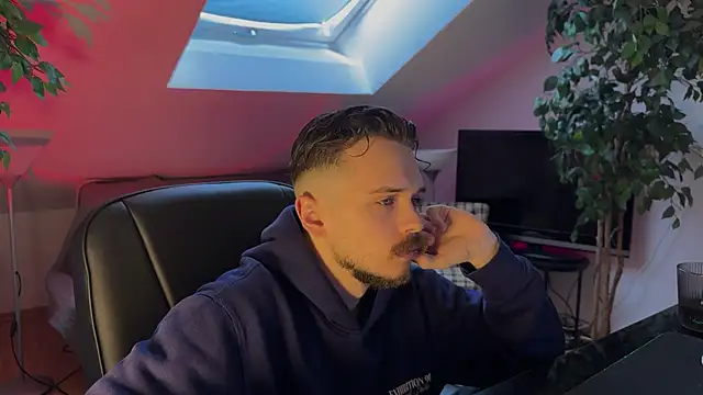 naked psy online show from 02-21-26, 10:49