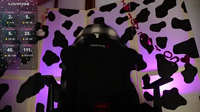 BlueCherryy online show from 02-09-25, 02:18