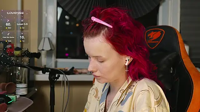 Snapshot of BlueCherryy chatting on 11-16-25, 04:23 BlueCherryy online show from 11-16-25, 04:23