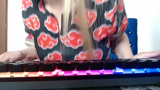 Snapshot of 69liamilk69 chatting on 11-23-25, 05:51 69liamilk69 online show from 11-23-25, 05:51