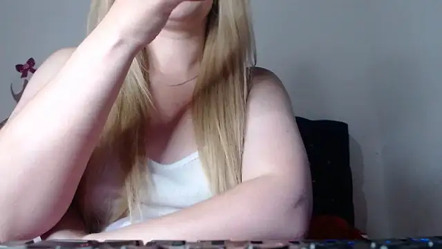 Snapshot of 69liamilk69 chatting on 12-19-25, 05:36 69liamilk69 online show from 12-19-25, 05:36