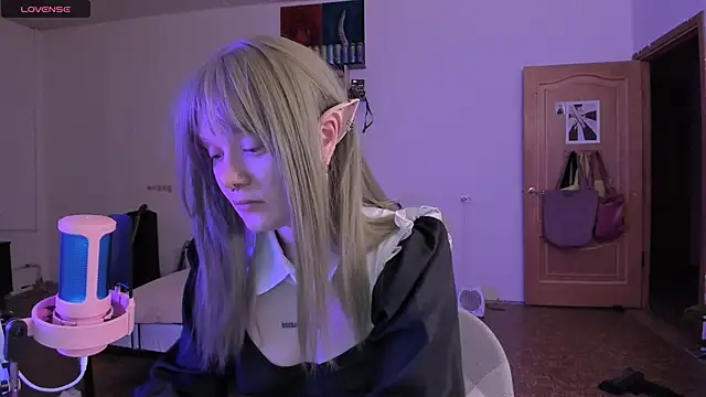 cyber whore  online show from 11-11-25, 04:29