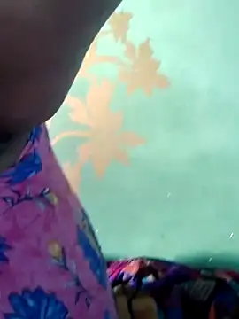 Snapshot of Seema_99 chatting on 02-06-25, 03:27 Seema 99 online show from 02-06-25, 03:27