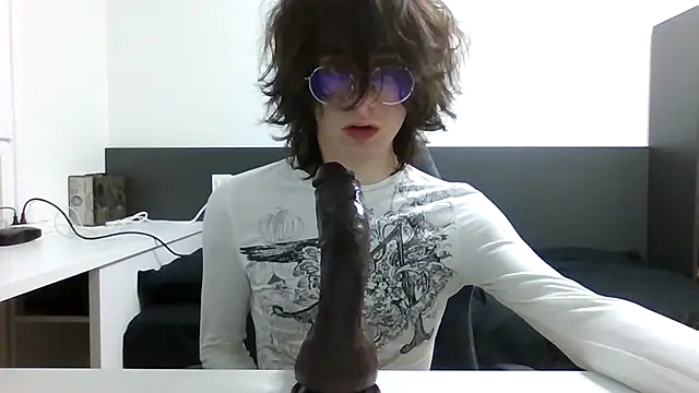 kgzmeoww online show from 11-24-25, 02:44