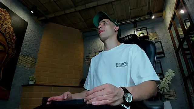 Snapshot of alexgiraldo_ chatting on 01-25-25, 11:23 alexgiraldo online show from 01-25-25, 11:23