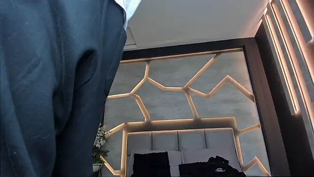 Snapshot of alexgiraldo_ chatting on 01-29-25, 02:21 alexgiraldo online show from 01-29-25, 02:21