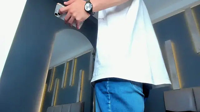 Snapshot of alexgiraldo_ chatting on 02-03-25, 02:34 alexgiraldo online show from 02-03-25, 02:34