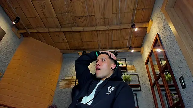 Snapshot of alexgiraldo_ chatting on 02-21-25, 02:38 alexgiraldo online show from 02-21-25, 02:38