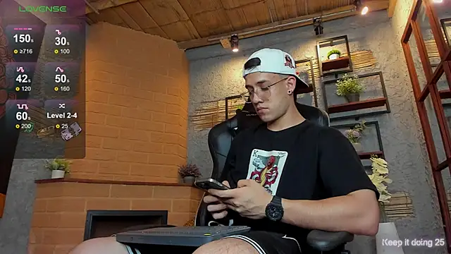 Snapshot of alexgiraldo_ chatting on 02-27-25, 11:04 alexgiraldo online show from 02-27-25, 11:04