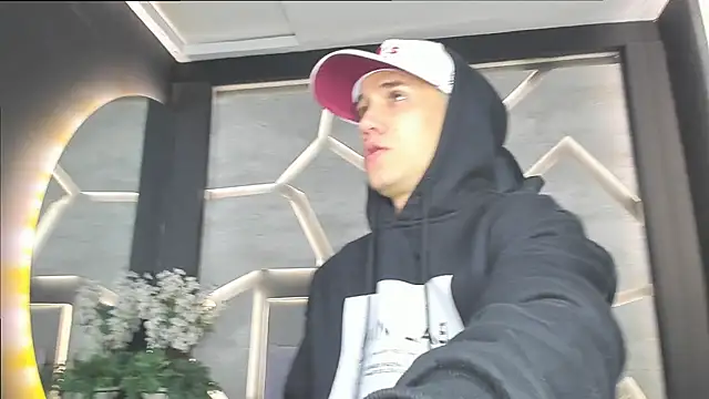 Snapshot of alexgiraldo_ chatting on 03-02-25, 11:18 alexgiraldo online show from 03-02-25, 11:18