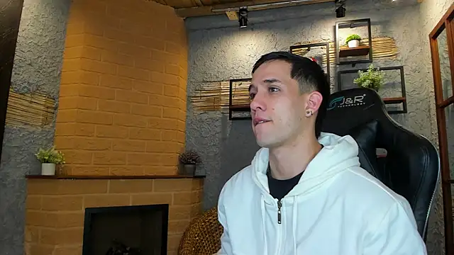 Snapshot of alexgiraldo_ chatting on 03-09-25, 11:14 alexgiraldo online show from 03-09-25, 11:14