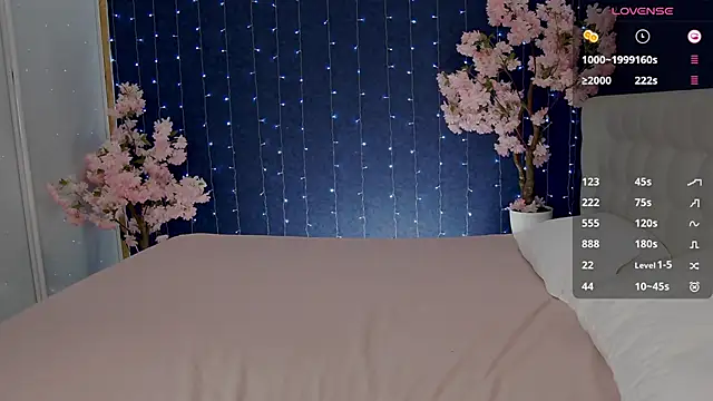 -Mirror-Girl- online show from 10-19-25, 04:57