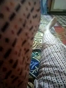 Snapshot of ohana143 chatting on 03-20-25, 04:42 ohana143 online show from 03-20-25, 04:42